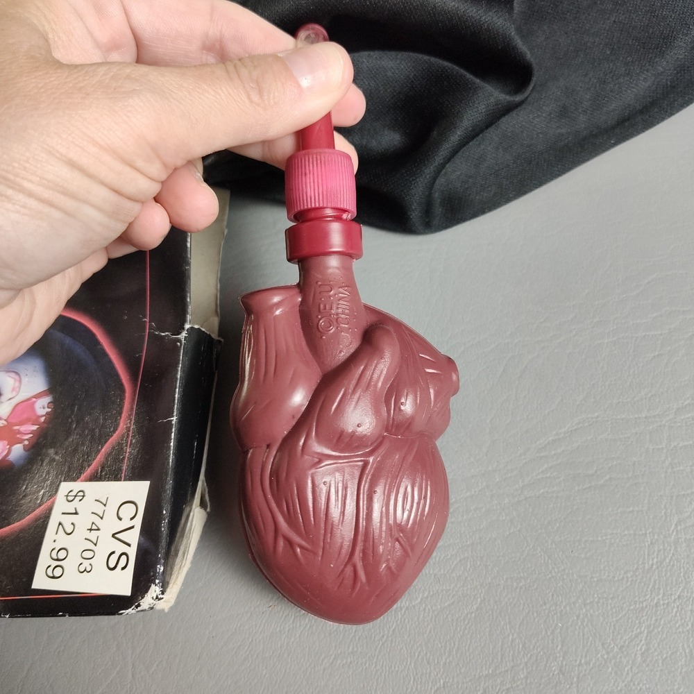 Vintage 1997 Fun World Scream Bleeding Ghost Face Mask w/ Heart Blood Pump - Picture 6 of 16